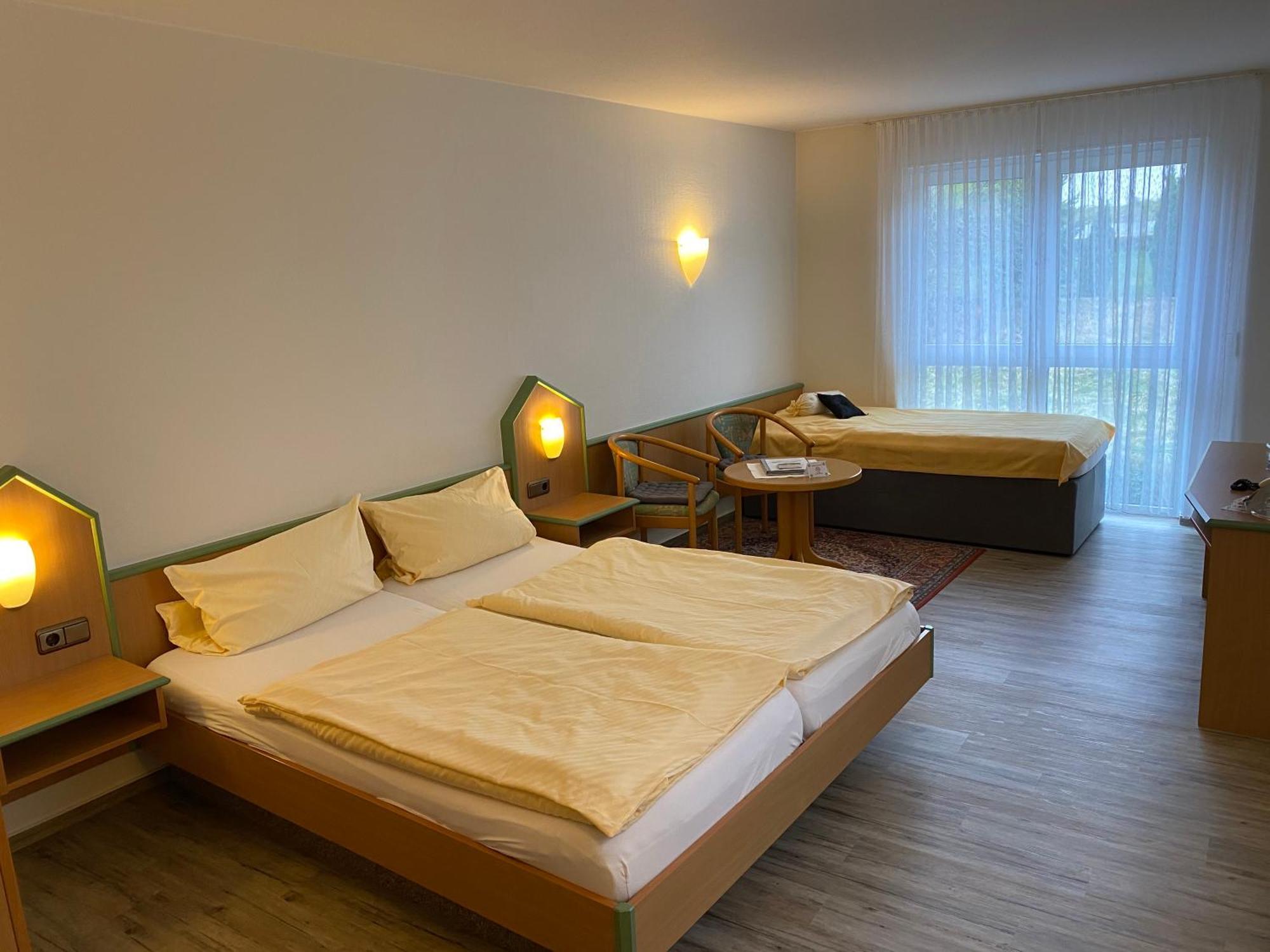 Hotel Garni Am Brunnenplatz 게롤슈타인 외부 사진