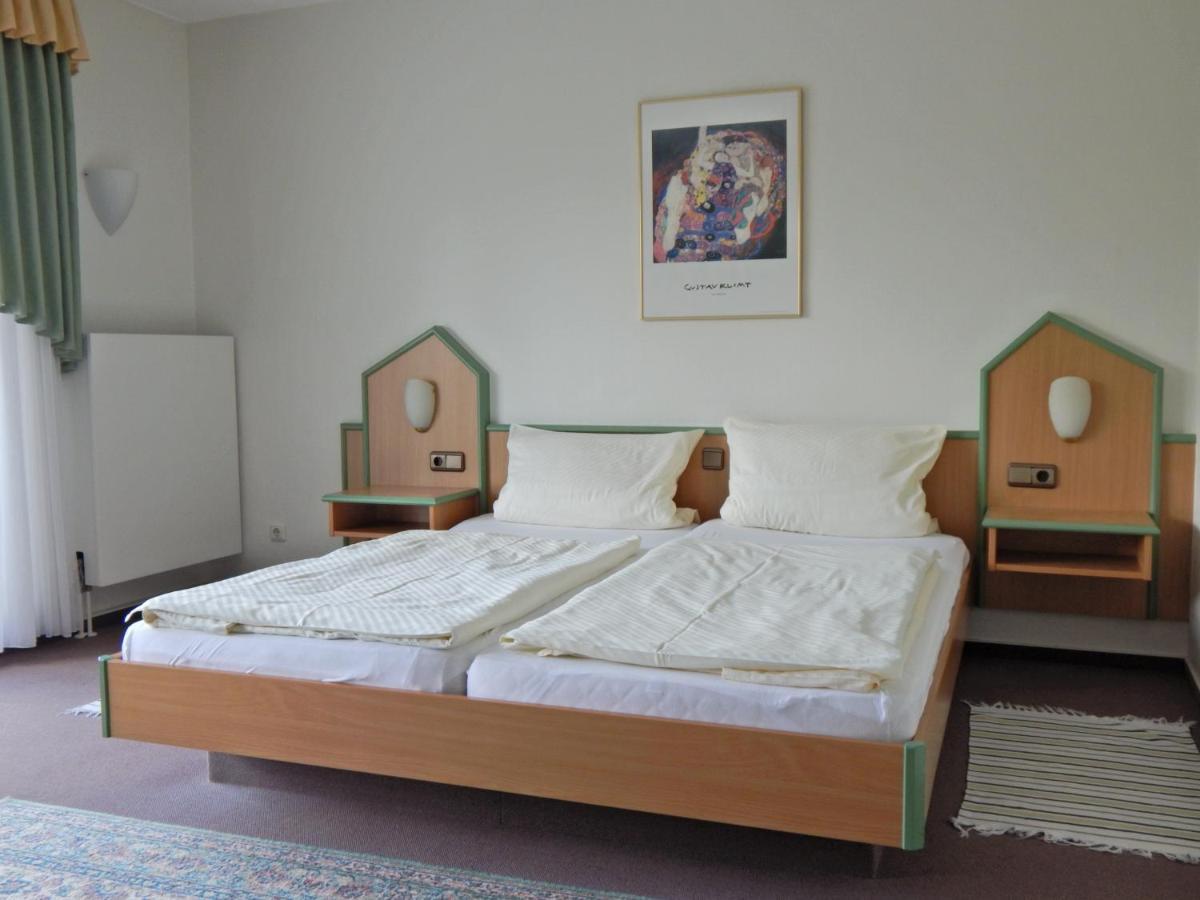 Hotel Garni Am Brunnenplatz 게롤슈타인 외부 사진